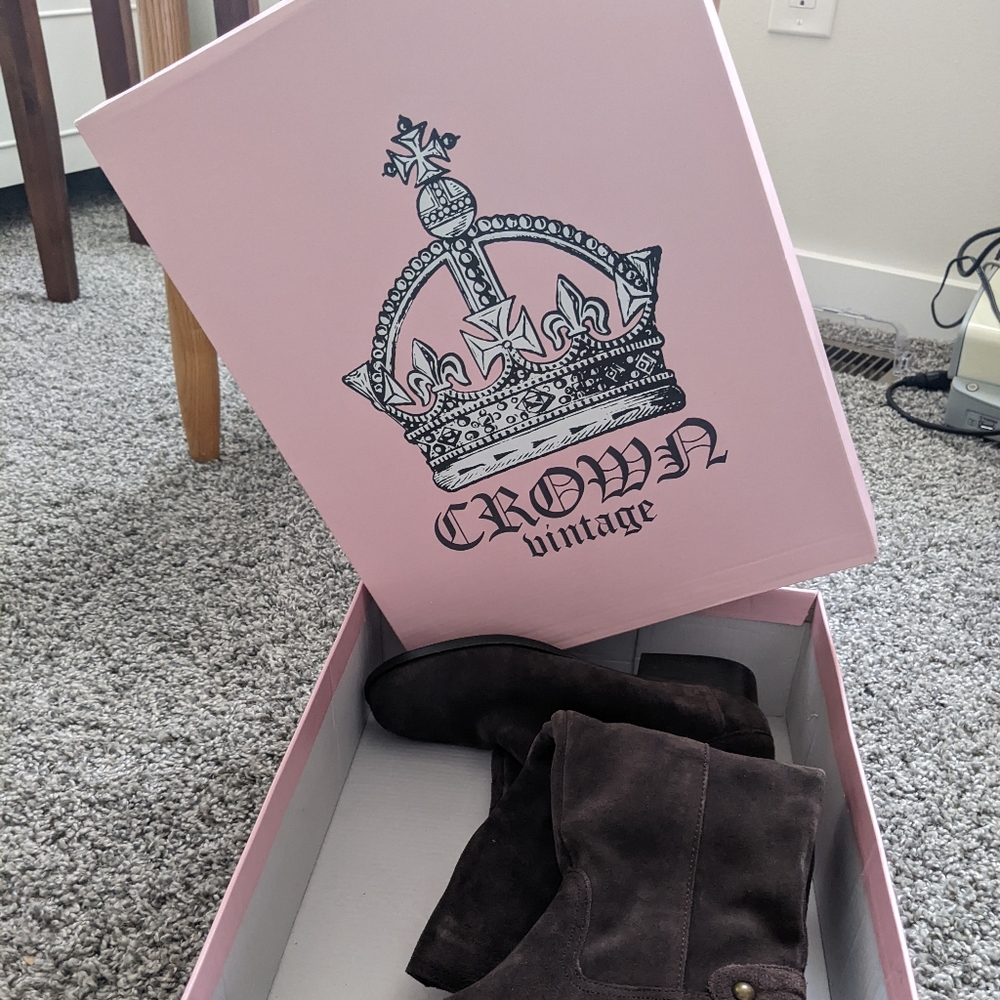 Crown Vintage, Suede Boots